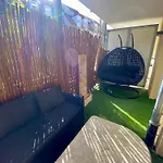 아파트 Ferienwohnung, Modern, Ruhig Und Zentral Mit Tiefgarage