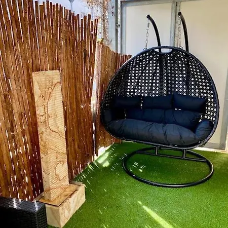 Ferienwohnung, Modern, Ruhig Und Zentral Mit Tiefgarage Apartment