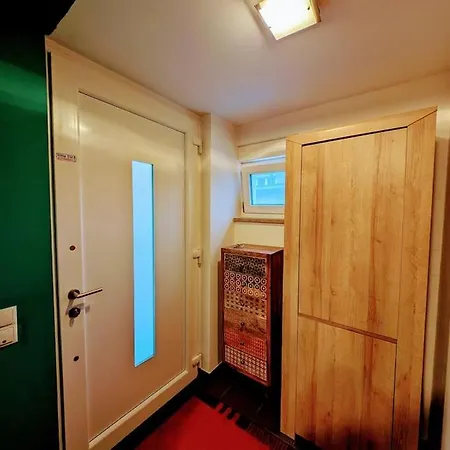 Apartment Ferienwohnung, Modern, Ruhig Und Zentral Mit Tiefgarage *