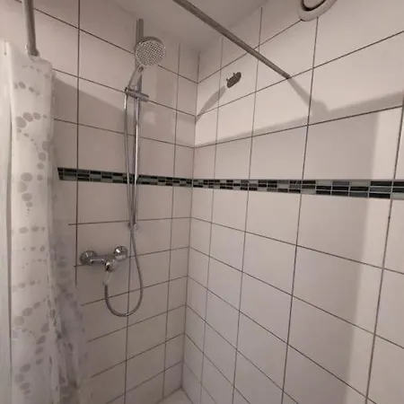 Ferienwohnung, Modern, Ruhig Und Zentral Mit Tiefgarage Apartment *