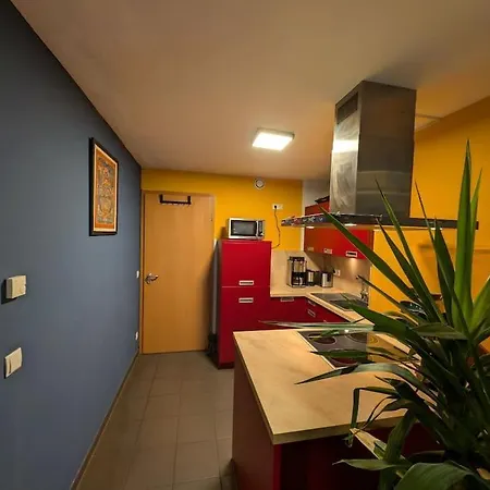 Ferienwohnung, Modern, Ruhig Und Zentral Mit Tiefgarage