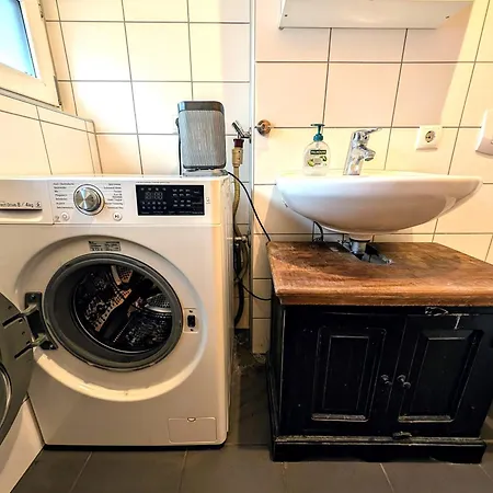 Ferienwohnung, Modern, Ruhig Und Zentral Mit Tiefgarage