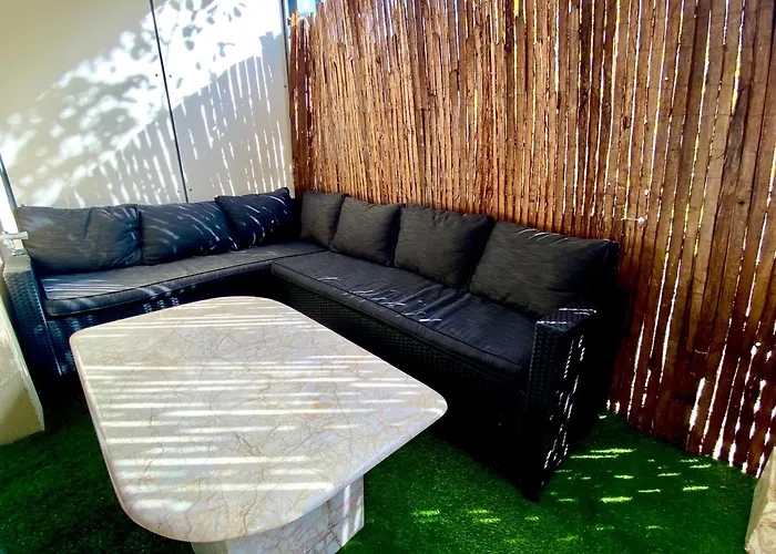 Ferienwohnung, Modern, Ruhig Und Zentral Mit Tiefgarage